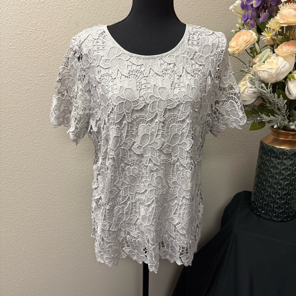Philosophy Vapor Grey Lace Overlay Blouse L – Elegant Floral Sheer Short Sleeve